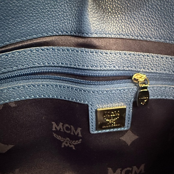 Auth MCM Like NEW! Royal Blue Leather Shoulder Bag - Picture 6 of 17